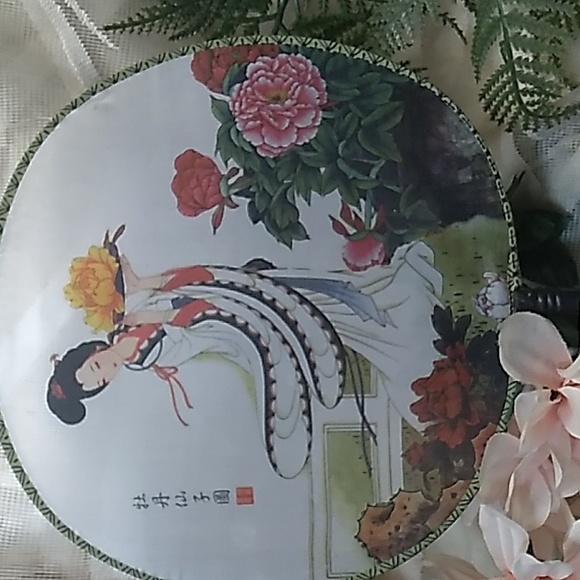 Oriental Silk Fan (9 inch) - Picture 3 of 12